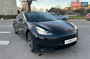 Седан Tesla Model 3 2020 в Радивилове