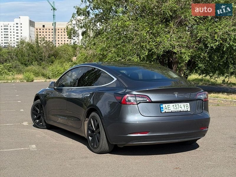 Седан Tesla Model 3 2018 в Кривому Розі