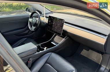 Седан Tesla Model 3 2018 в Кривому Розі