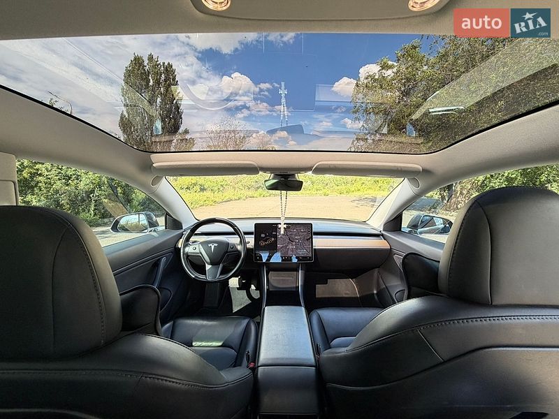 Седан Tesla Model 3 2018 в Кривому Розі