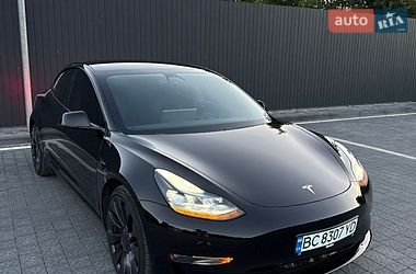 Седан Tesla Model 3 2021 в Самборі