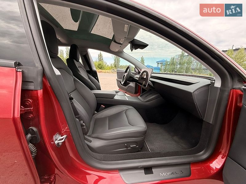 Седан Tesla Model 3 2025 в Рівному фото 39 Седан Tesla Model 3 2025 в Рівному