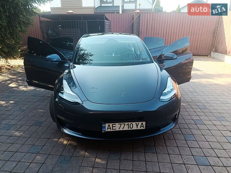 Седан Tesla Model 3 2019 в Днепре