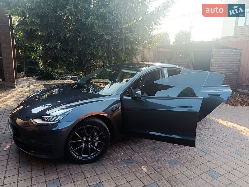Tesla Model 3 2019