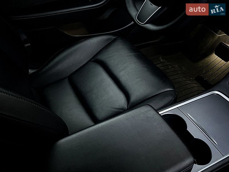Седан Tesla Model 3 2022 в Львове фото 10 Седан Tesla Model 3 2022 в Львове