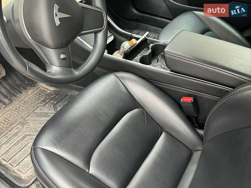 Седан Tesla Model 3 2018 в Києві