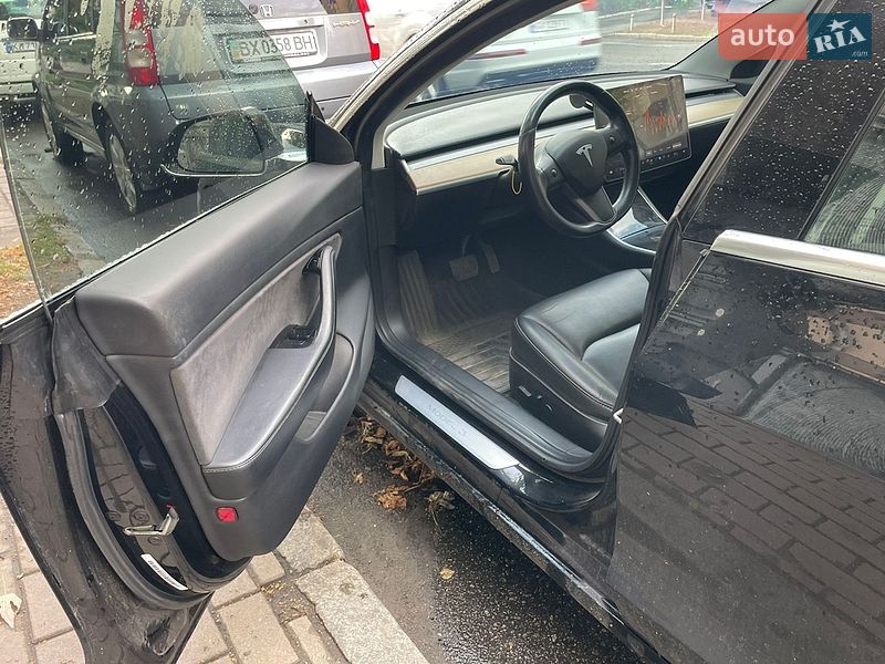 Седан Tesla Model 3 2018 в Києві