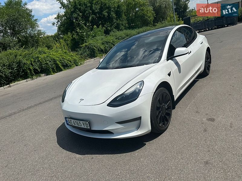 Седан Tesla Model 3 2022 в Днепре