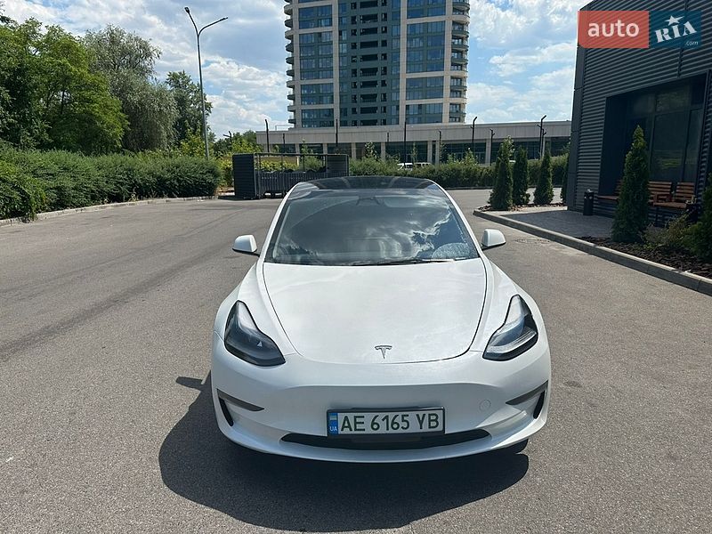 Седан Tesla Model 3 2022 в Днепре