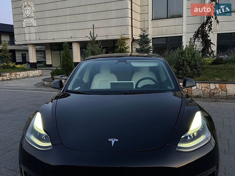 Седан Tesla Model 3 2023 в Хусте фото Седан Tesla Model 3 2023 в Хусте