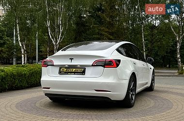 Седан Tesla Model 3 2021 в Львове