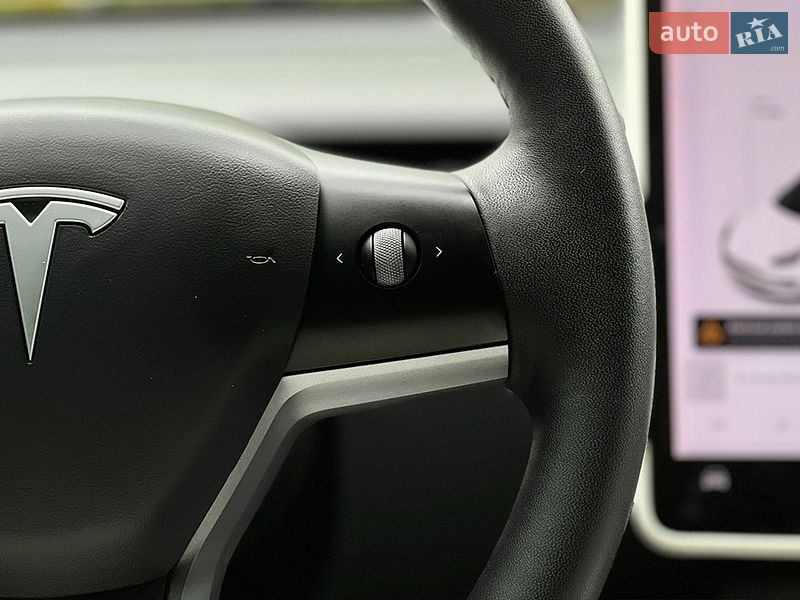Седан Tesla Model 3 2021 в Львове