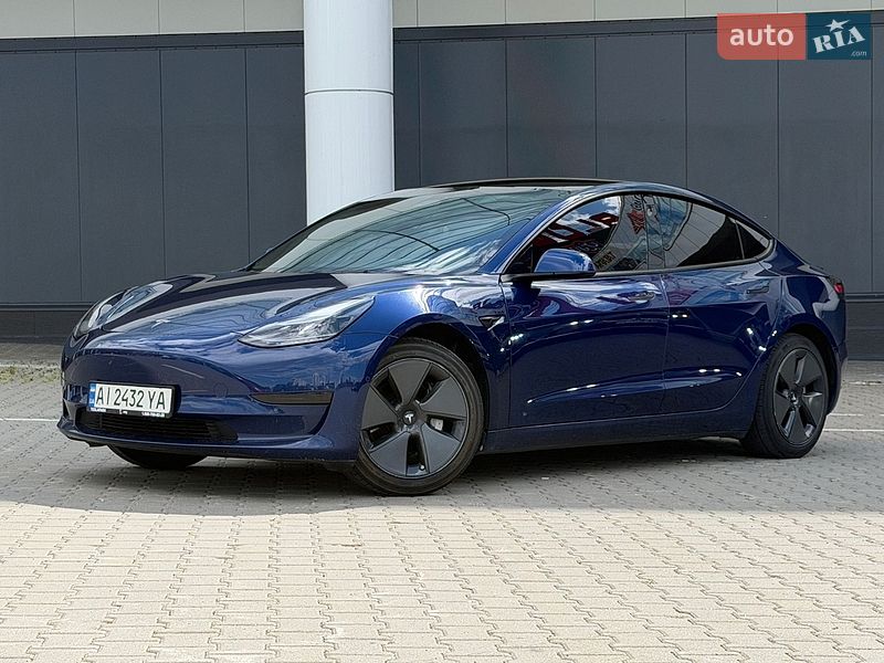 Седан Tesla Model 3 2021 в Киеве