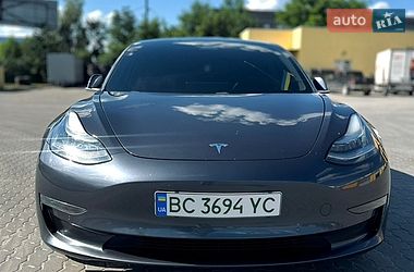Седан Tesla Model 3 2020 в Львові