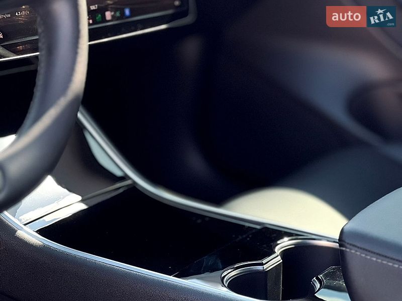 Седан Tesla Model 3 2020 в Львові
