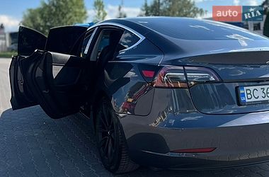 Седан Tesla Model 3 2020 в Львове