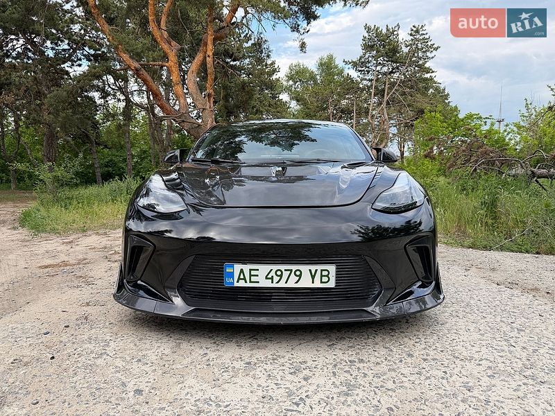 Седан Tesla Model 3 2023 в Днепре