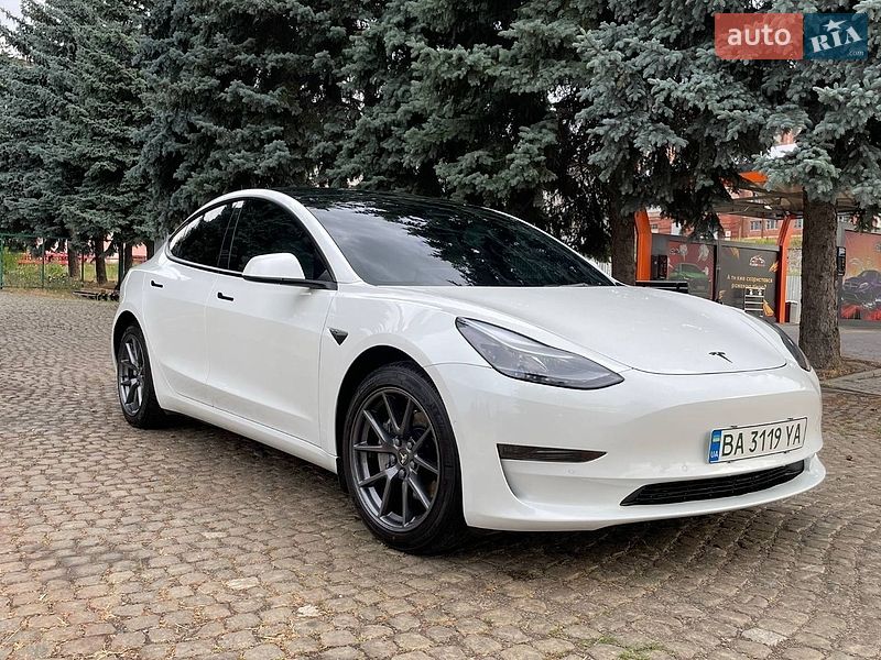Tesla Model 3 2022