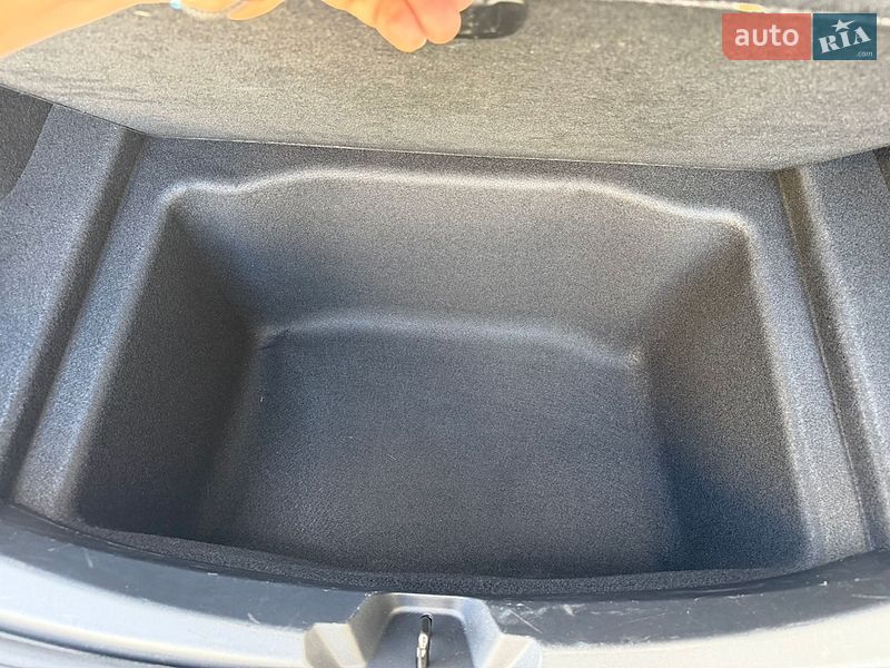 Седан Tesla Model 3 2023 в Киеве фото 23 Седан Tesla Model 3 2023 в Киеве