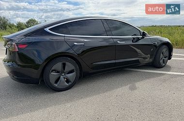 Седан Tesla Model 3 2020 в Городке