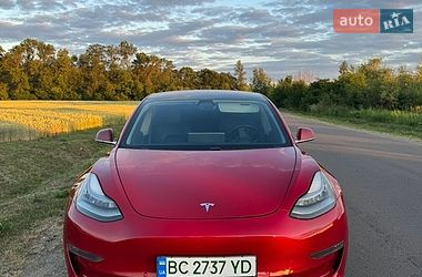 Седан Tesla Model 3 2018 в Львове