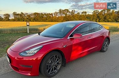 Седан Tesla Model 3 2018 в Львове
