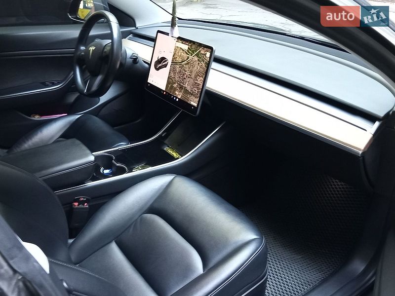 Седан Tesla Model 3 2019 в Запорожье