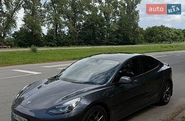 Седан Tesla Model 3 2022 в Чернигове
