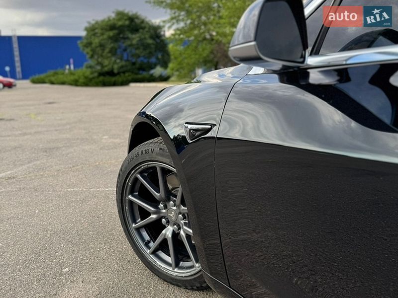 Седан Tesla Model 3 2019 в Миколаєві