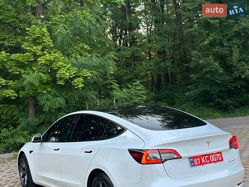 Tesla Model 3, фото из объявления