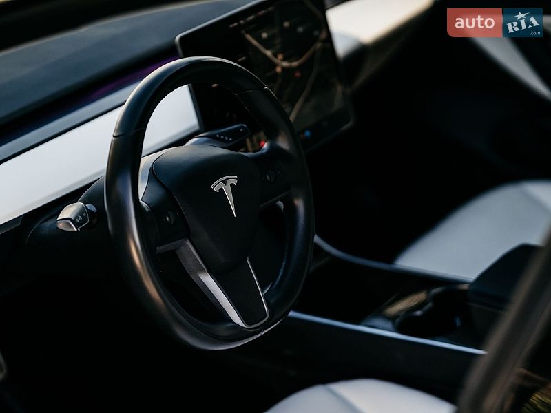 Седан Tesla Model 3 2018 в Одессе
