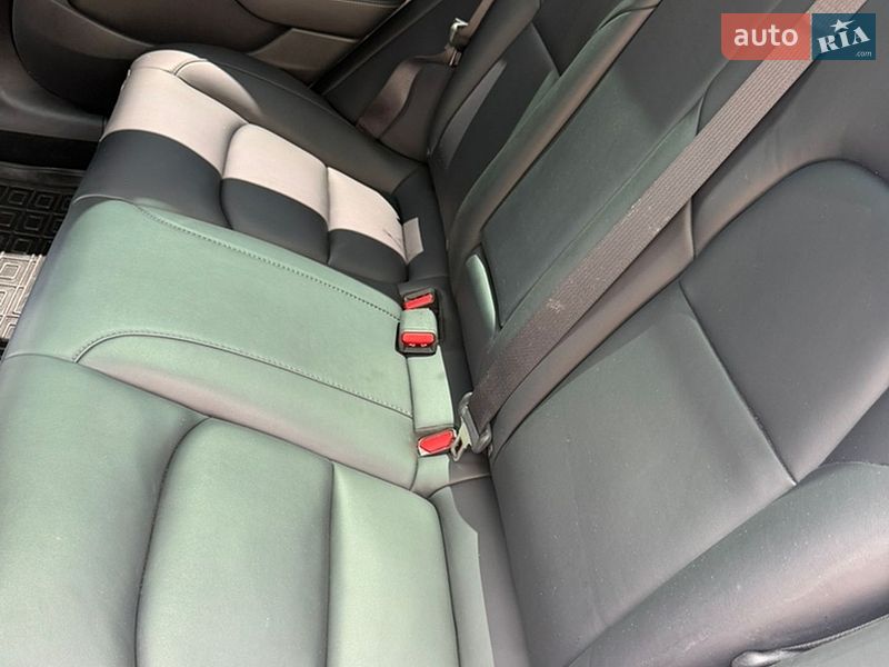 Седан Tesla Model 3 2023 в Одессе