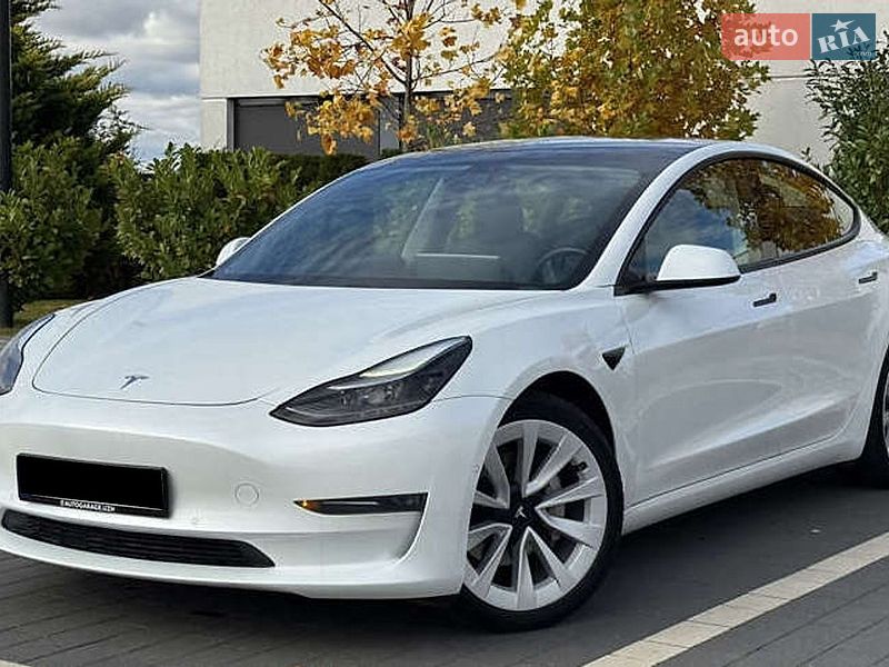 Седан Tesla Model 3 2021 в Тернополе