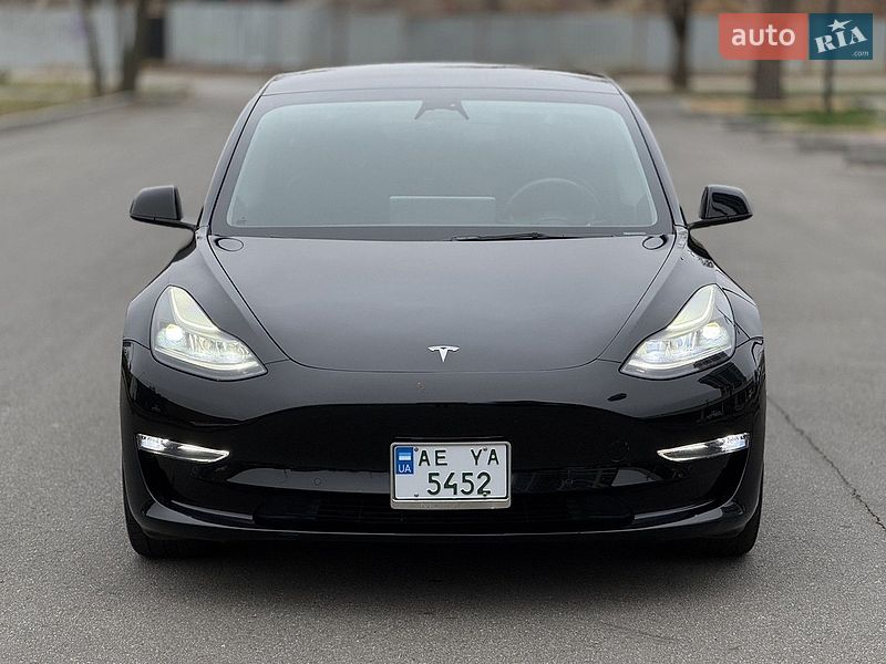 Седан Tesla Model 3 2022 в Львові