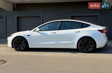 Седан Tesla Model 3 2024 в Киеве
