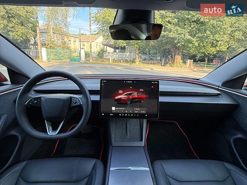 Седан Tesla Model 3 2024 в Самборе
