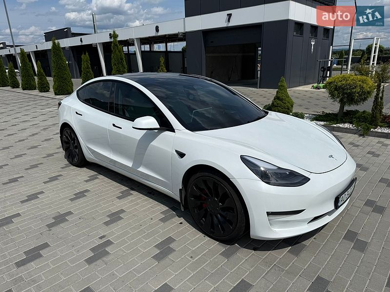 Седан Tesla Model 3 2023 в Хусте фото Седан Tesla Model 3 2023 в Хусте