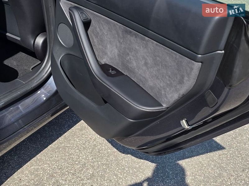 Седан Tesla Model 3 2022 в Полтаве