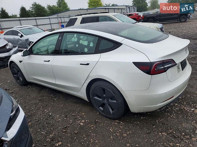 Седан Tesla Model 3 2021 в Львові