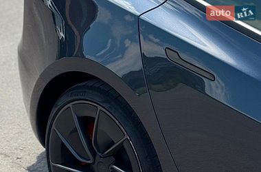 Седан Tesla Model 3 2024 в Ровно
