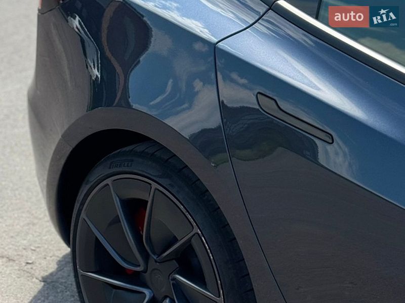 Седан Tesla Model 3 2024 в Ровно