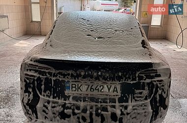 Седан Tesla Model 3 2024 в Ровно