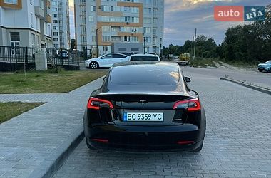 Седан Tesla Model 3 2019 в Львове