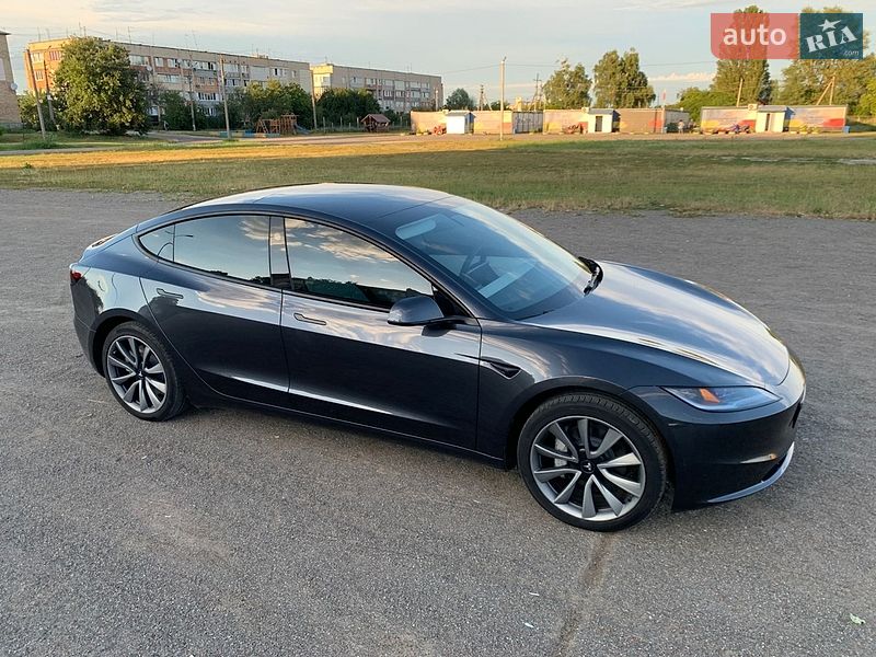 Седан Tesla Model 3 2025 в Києві фото 3 Седан Tesla Model 3 2025 в Києві