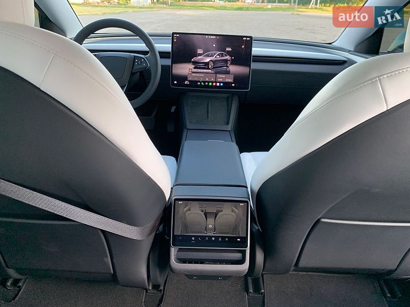 Седан Tesla Model 3 2025 в Києві фото 16 Седан Tesla Model 3 2025 в Києві