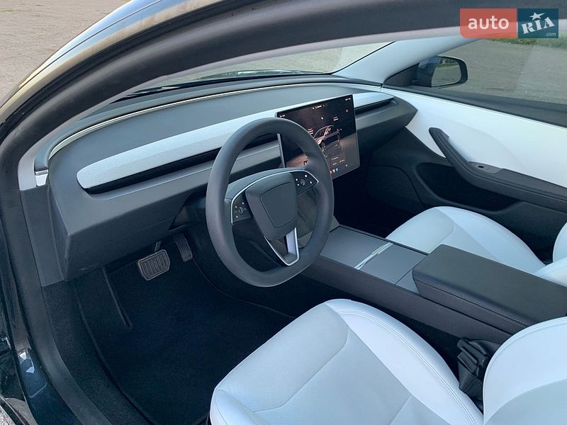 Седан Tesla Model 3 2025 в Києві фото 13 Седан Tesla Model 3 2025 в Києві