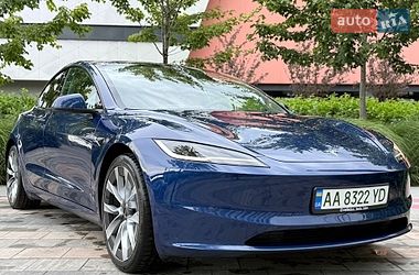 Седан Tesla Model 3 2023 в Києві