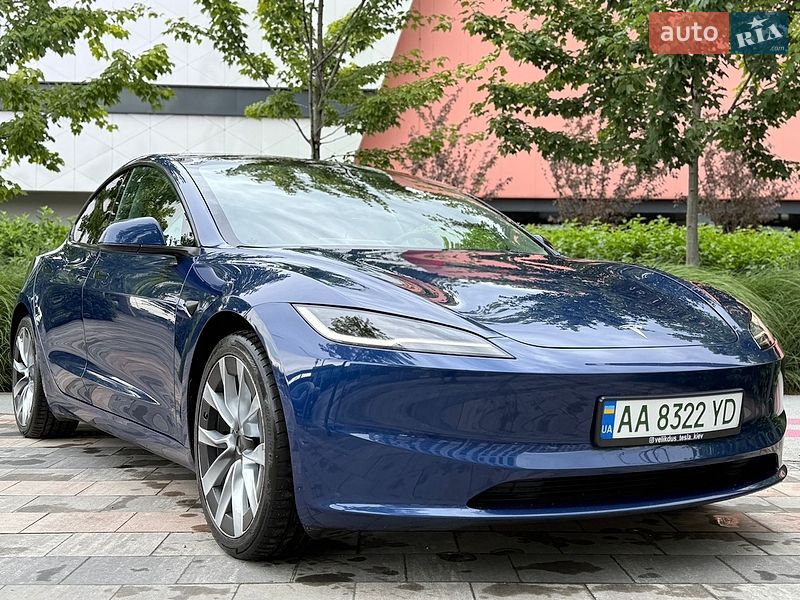 Седан Tesla Model 3 2023 в Києві