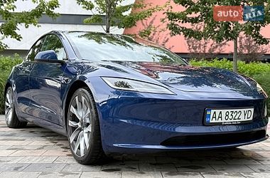 Седан Tesla Model 3 2023 в Києві