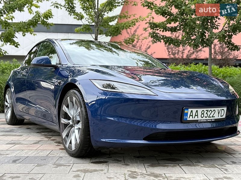 Седан Tesla Model 3 2023 в Києві